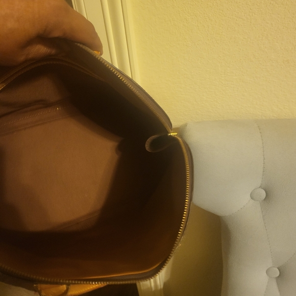 Louis Vuitton Handbag - Picture 10 of 10